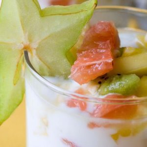 Salata de fructe cu iaurt si fructe