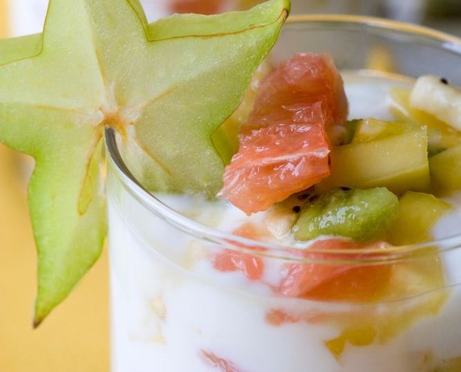 Salata de fructe cu iaurt si fructe