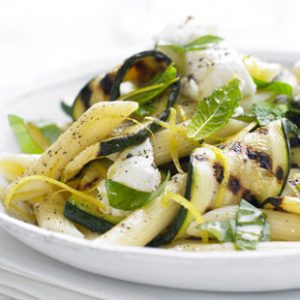 pene cu dovlecel si pasta de avocado