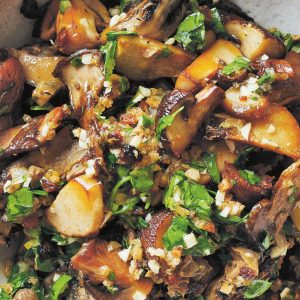 Salata de ciuperci si cartofi