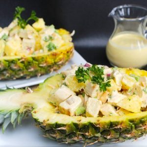 Salata de pui afumat si ananas