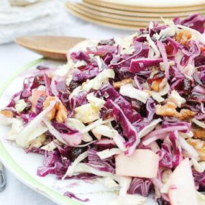 Salata de varza rosie cu nuci