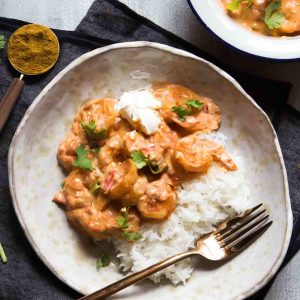 Creveti cu cognac smantana si curry