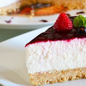 Prajitura la rece cu iaurt si fructe de padure