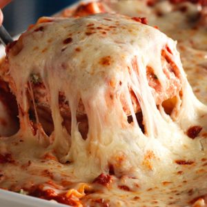 Lasagna cu trei feluri de branza