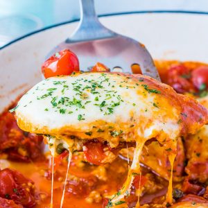 Piept de pui cu mozzarella si rosii