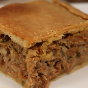Placinta greceasca cu carne si orez