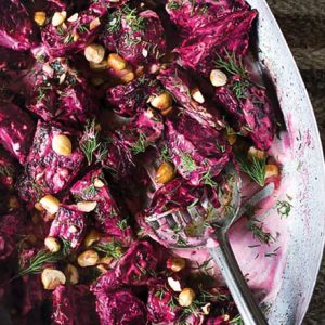 Salata de sfecla rosie cu carne fiarta
