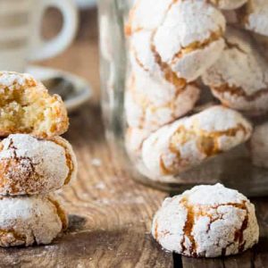 Biscuiti cu migdale sau amaretti