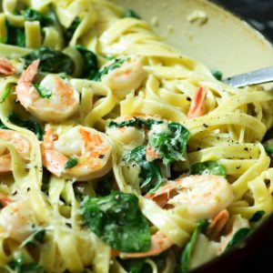Creveti cu tagliatelle si spanac