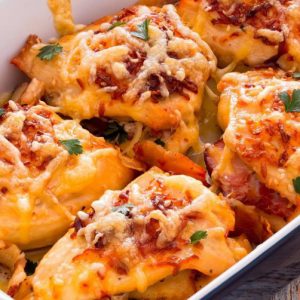 Piept-de-pui-umplut-cu-șuncă-și-cașcaval-la-cuptor