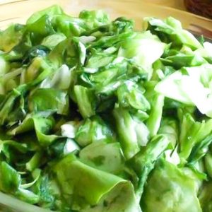 Salata verde cu usturoi