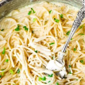 Spaghete cu trei feluri de branza