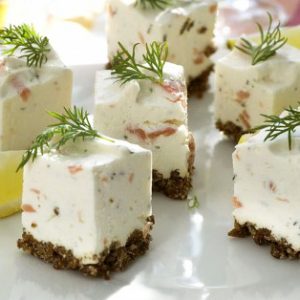 aperitiv Cubulete cu-branza-si-somon