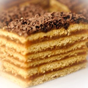 prajitura de casa cu foi de miere si caramel