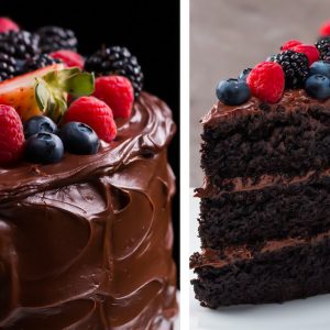 Tort de ciocolata cu fructe de padure krantz