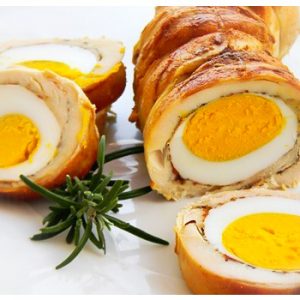 Aperitiv festiv rulada umpluta cu ou