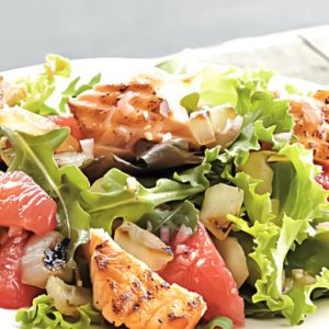 Salata cu somon la gratar si grapefruit