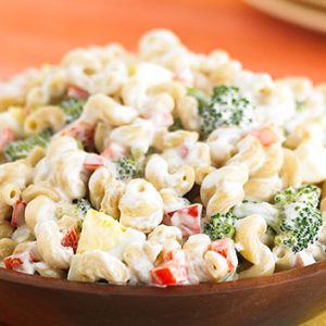 salata cu broccoli si paste si maioneza vegetala