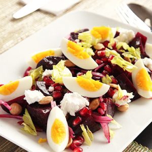 Salata de oua si sfecla rosie