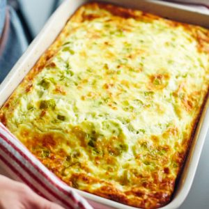 Sufleu cu fasole verde oua si parmezan