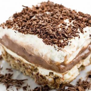 prajitura in straturi cu crema de vanilie si ciocolata