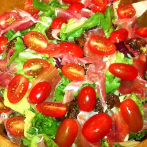 salata cu rosii si jambon