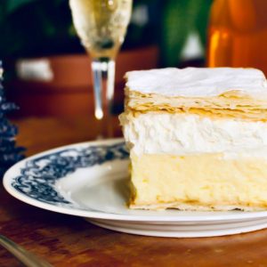 pajitura cu crema de vanilie, frisca si foi