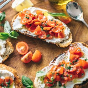 tartine cu crema de branza si rosii